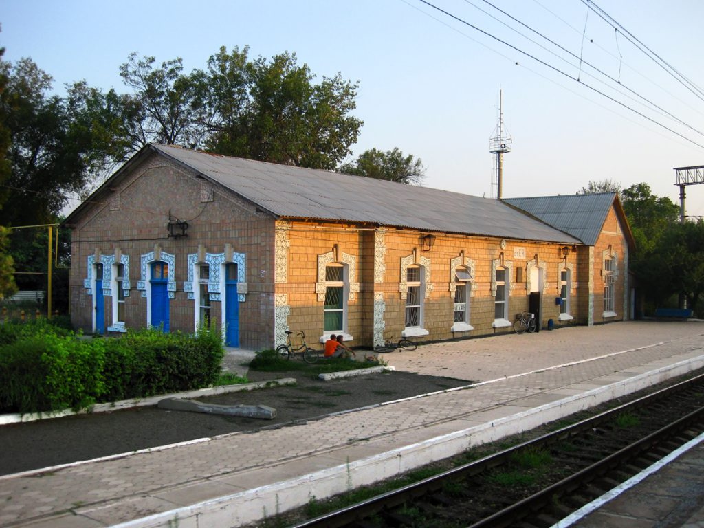 Город нея сверху. Станция нея Костромская область. Станция ея Краснодарский край. Станция Мышастовская вокзал Краснодарский край. ЖД станция ея Краснодарского края.